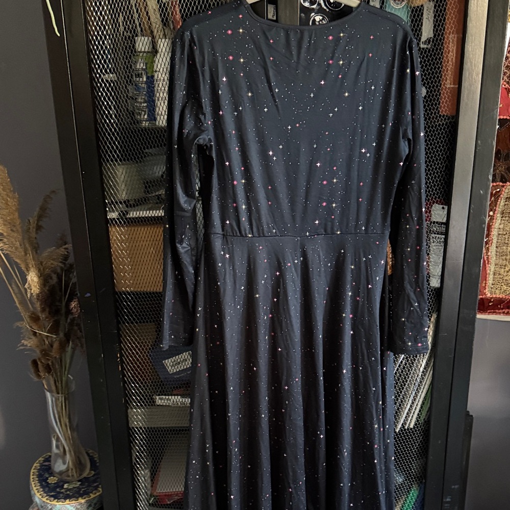 Elegant Black Starry Dress - Picture 6 of 6